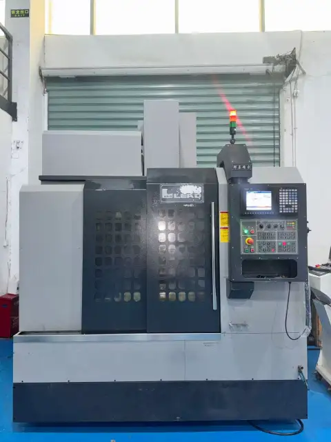 Bekas Machining Center Chun Chih CHV 710 dengan Kontrol Mitsubishi M70A