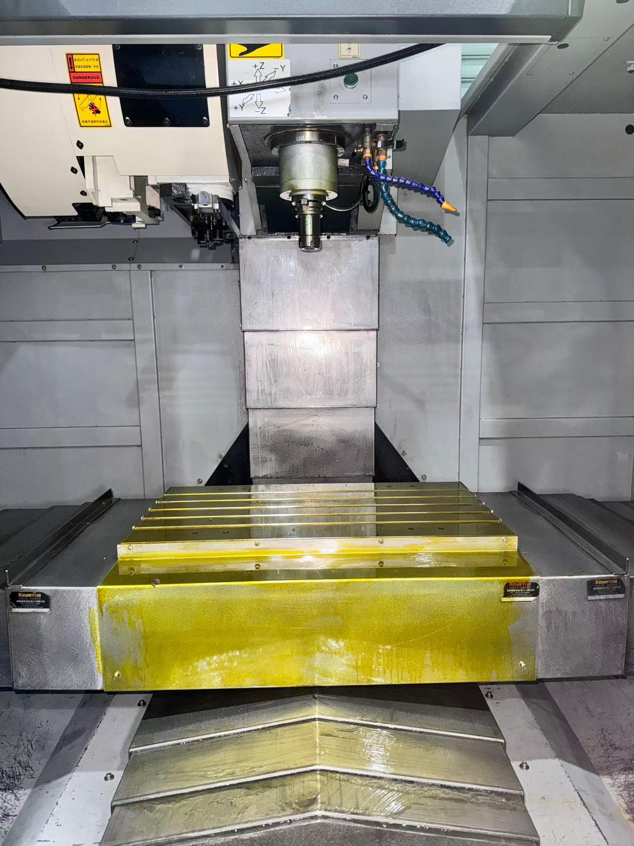 Used Chun Chih CHV 710 Machining Center with Mitsubishi M 70 A Control photo 3