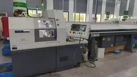 Torno CNC tipo suizo Citizen L 20 E-2 M 8 usado