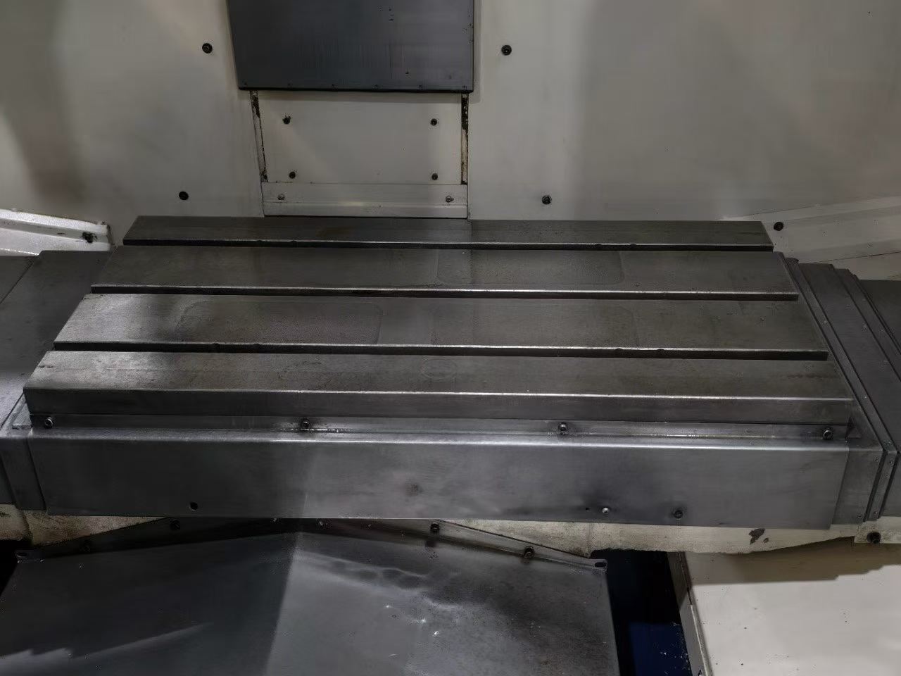Used Dongtai TMV-710 A Vertical Machining Center with Fanuc Oi-MF photo 4