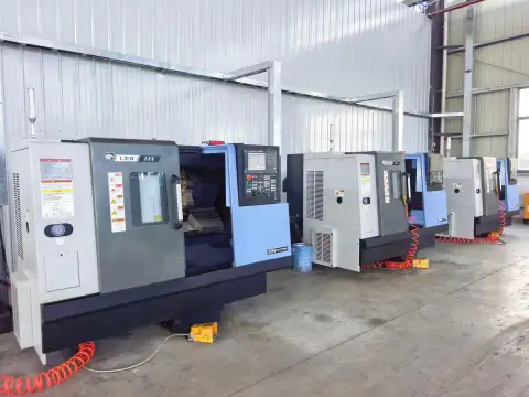 Torno CNC Doosan 225 Usado - Solo 300 Horas