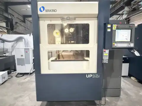 Máquina de electroerosión por hilo Makino UP 32 i usada