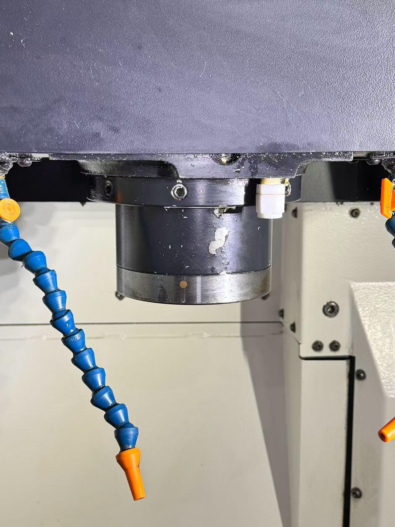 Used Mazak VC-PRIMOS 400 L Drilling and Tapping Center photo 4
