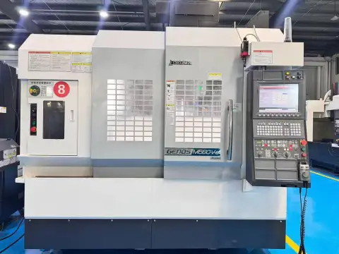 Centro de mecanizado vertical Okuma GENOS M 560-V-e usado