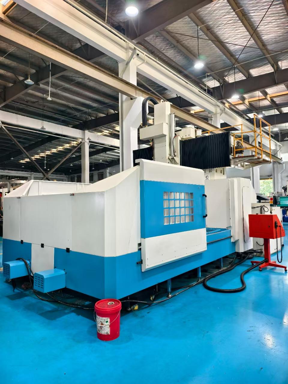 เครื่องแมชชีนนิ่งเซ็นเตอร์ 5 แกน หัวหมุน Chung San ไต้หวัน มือสอง พร้อมระบบควบคุม Siemens 840 D