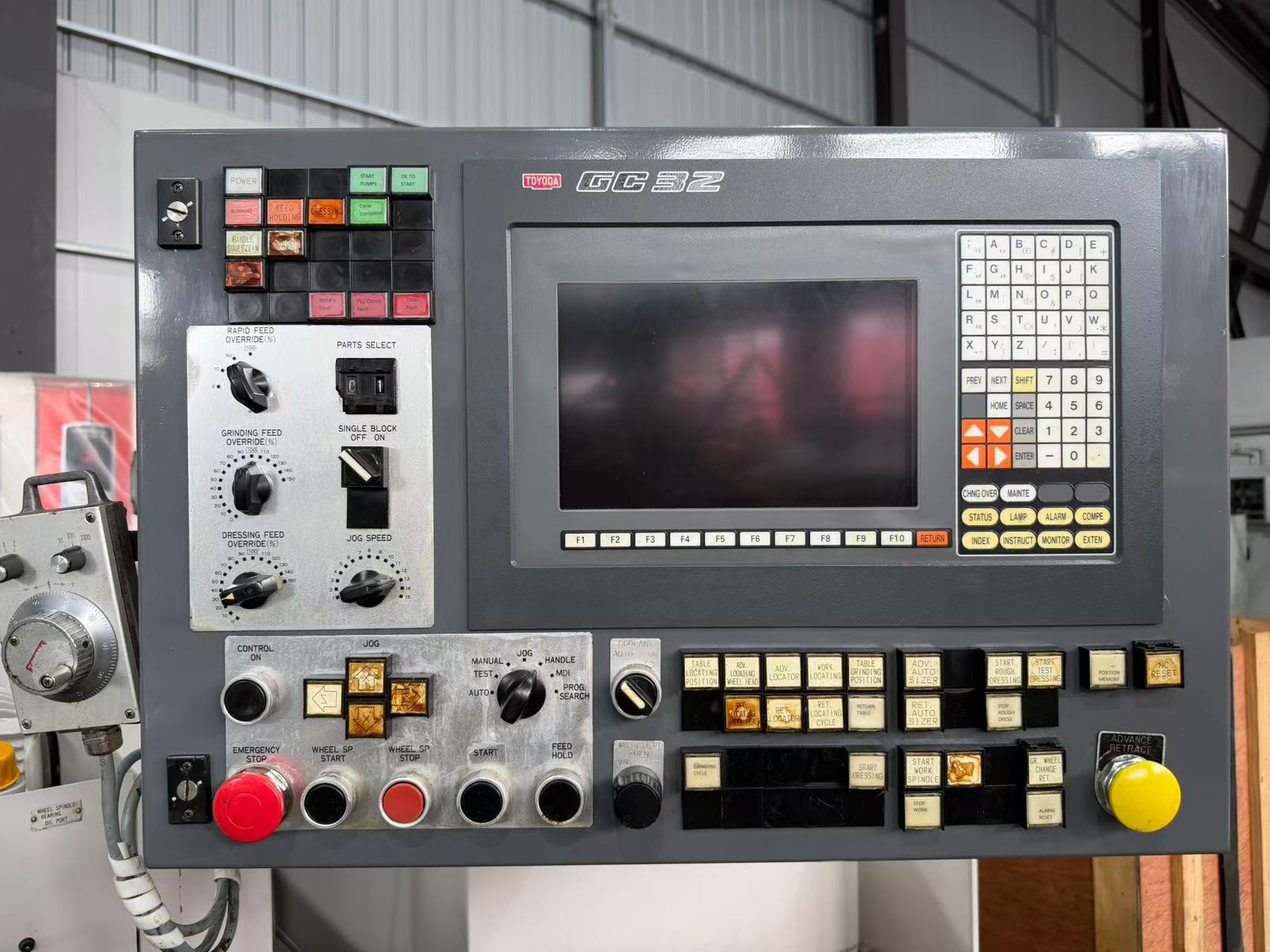 Used Toyoda GL 4 P-100 CNC Cylindrical Grinding Machine photo 4