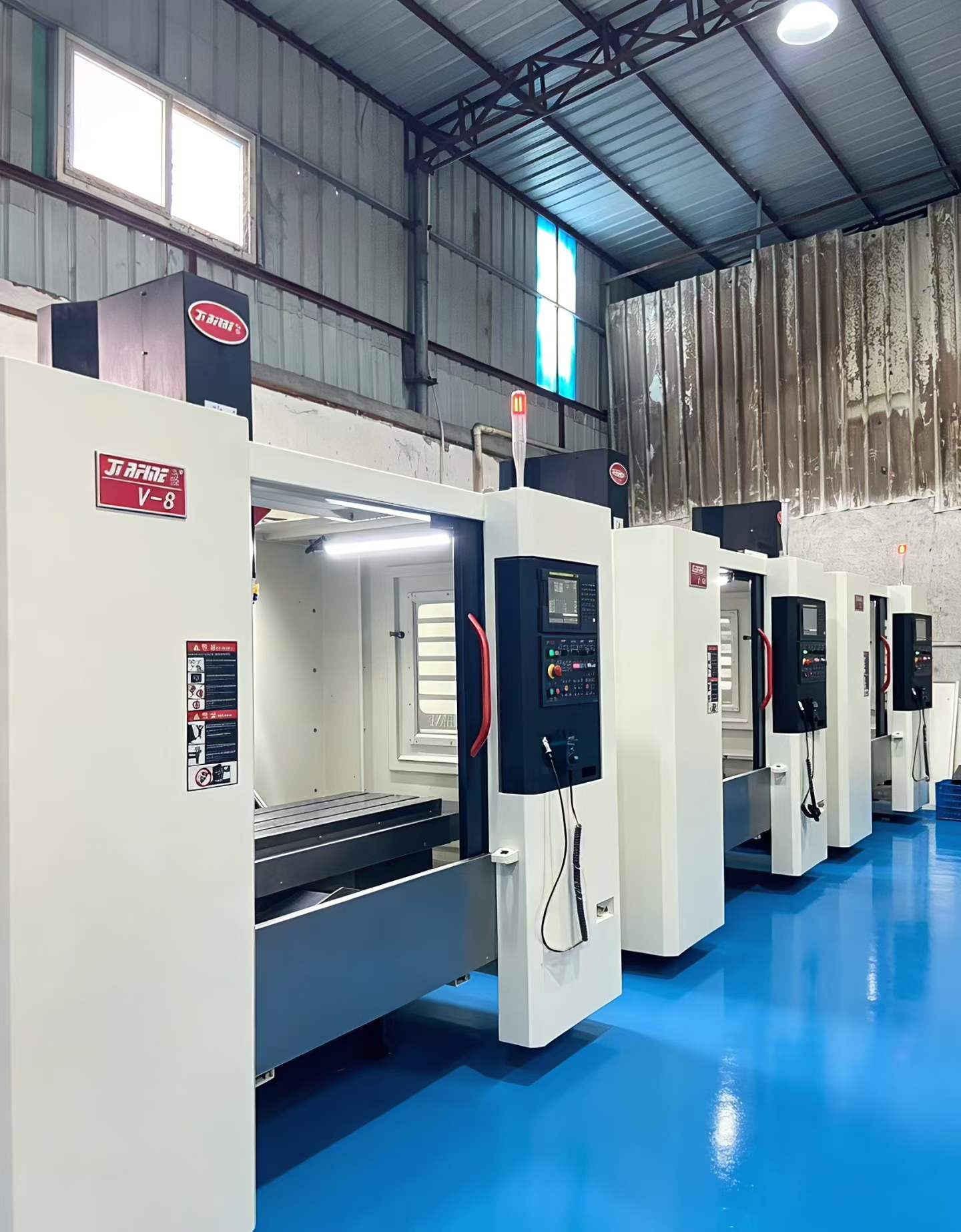 ศูนย์เครื่องจักรกล Qiaofeng V-8 มือสอง พร้อม FANUC 0i-MF Plus