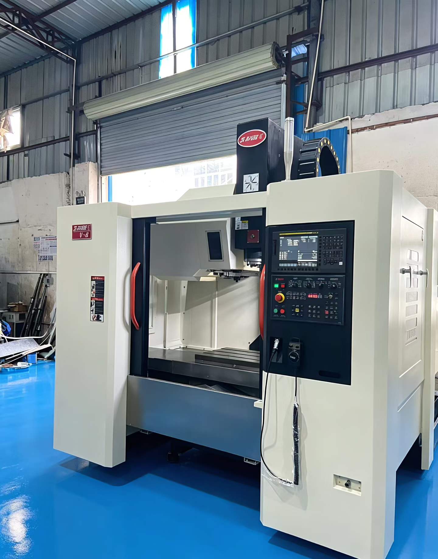 Used Qiaofeng V-8 Machining Center with FANUC 0i-MF Plus photo 2