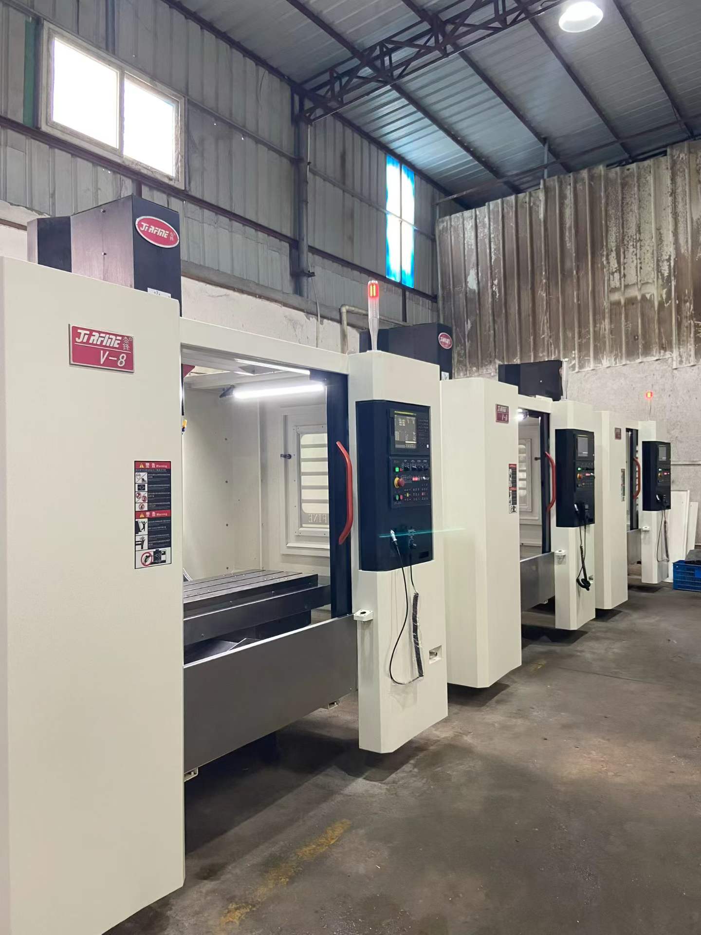Used Qiaofeng V-8 Machining Center with FANUC 0i-MF Plus photo 3