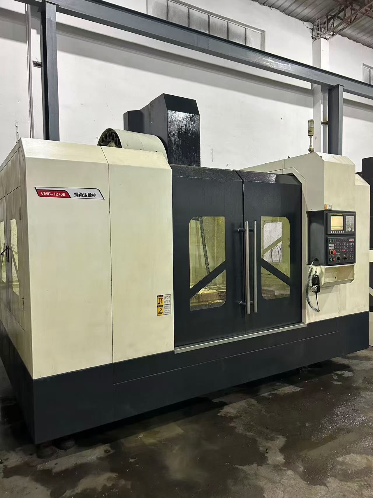 Used Jieyongda 1270 Machining Center with FANUC 0i-MD photo 3