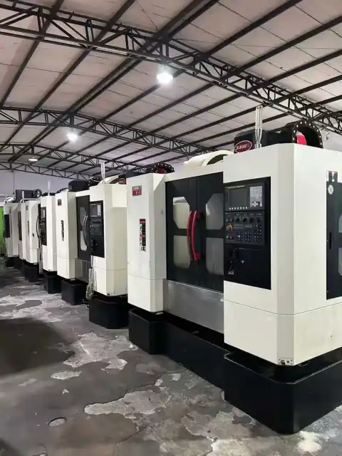 مركز تصنيع JiRFINE V 8 مستعمل مع FANUC MD
