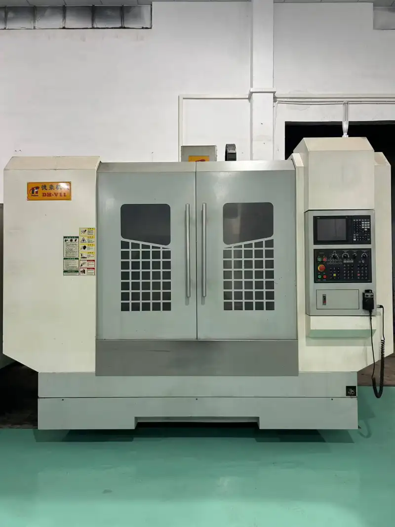 Used Dehao V 11 Heavy-Duty Machining Center with Mitsubishi M 80 photo 1