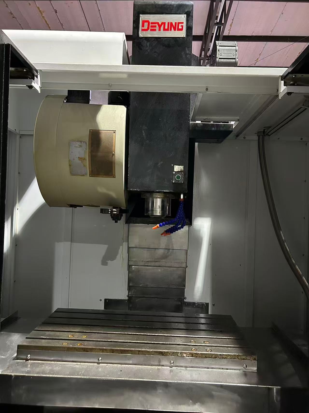 Used Deyang 850 Machining Center with Mitsubishi M 80 photo 4