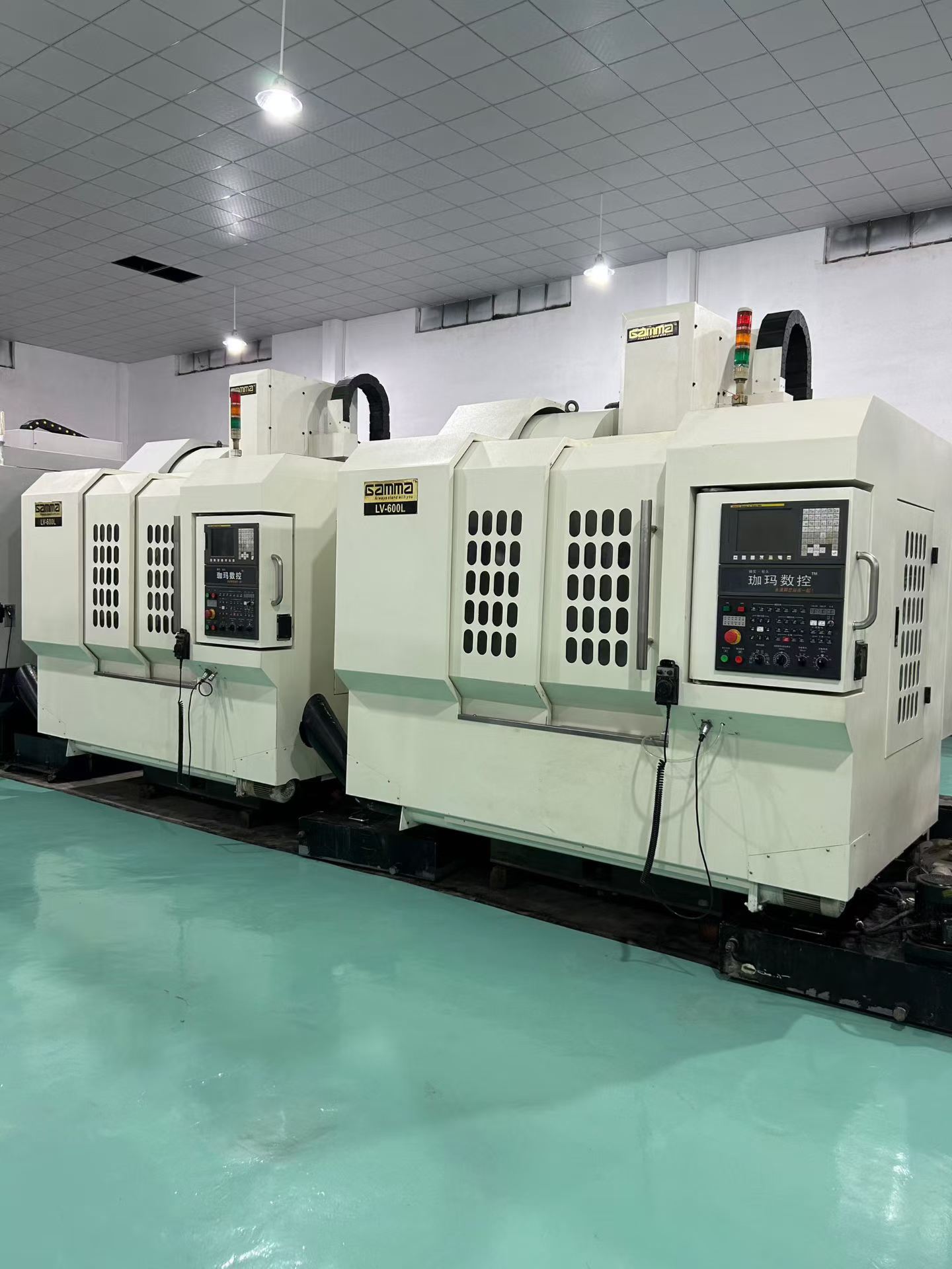 Used Gamma VL-600 L Machining Center with Fanuc MD Control photo 2