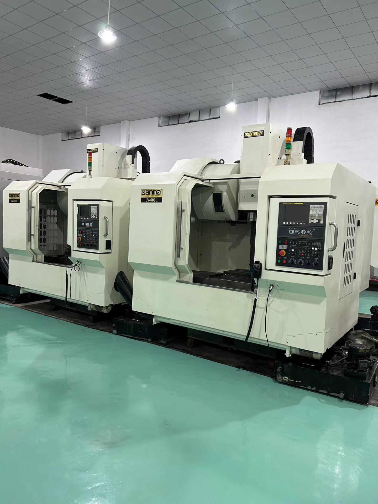 Used Gamma VL-600 L Machining Center with Fanuc MD Control photo 3