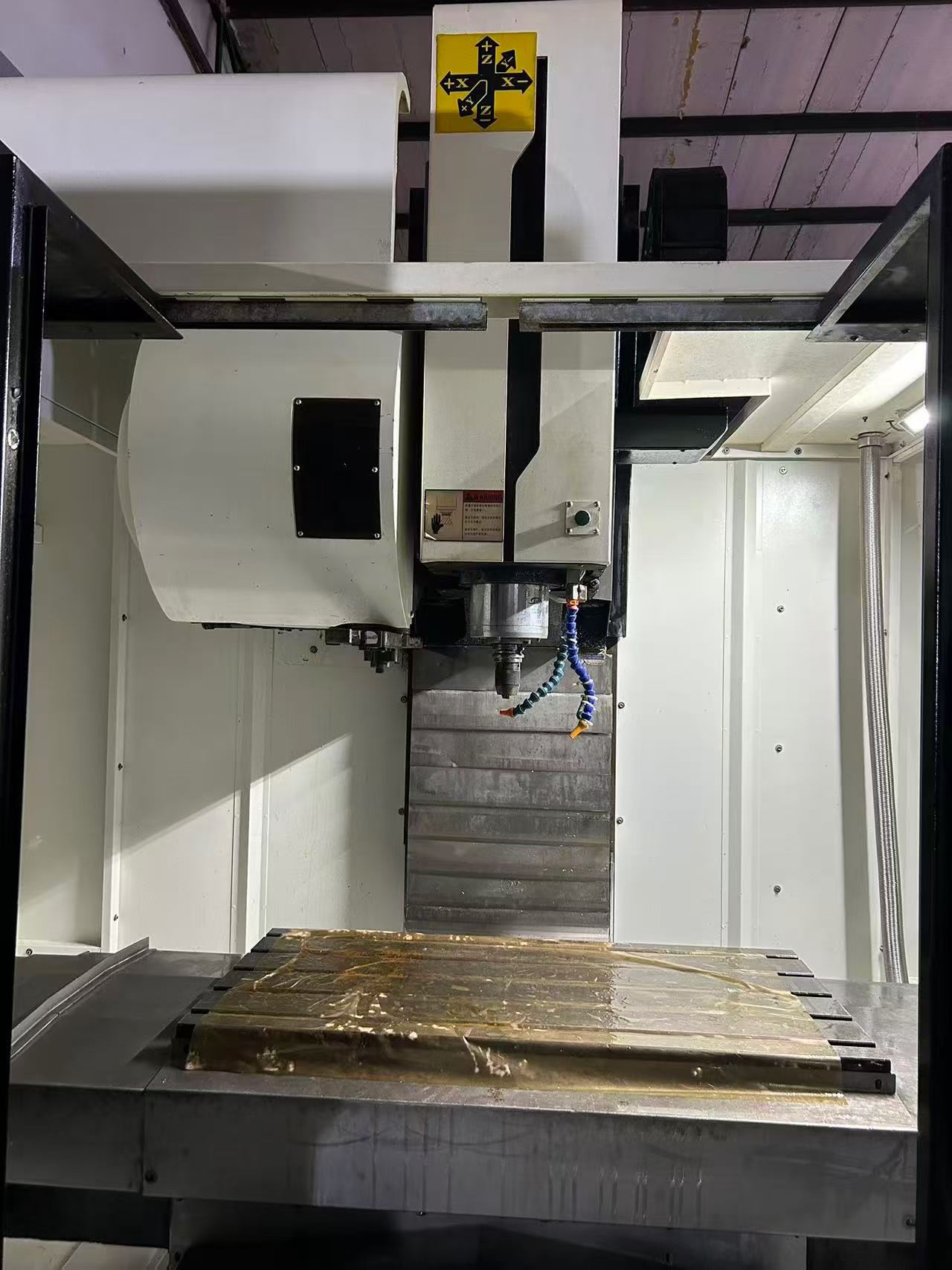 Used Jiafu 855 Machining Center with Mitsubishi M 80 Control photo 4