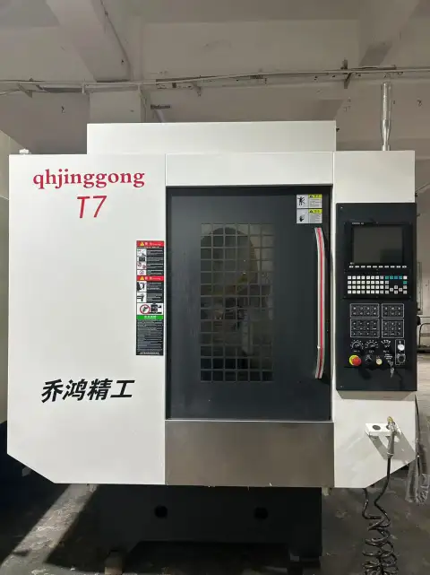 เครื่องแมชชีนนิ่งเซนเตอร์แนวตั้ง Qiaohong T-7 มือสอง