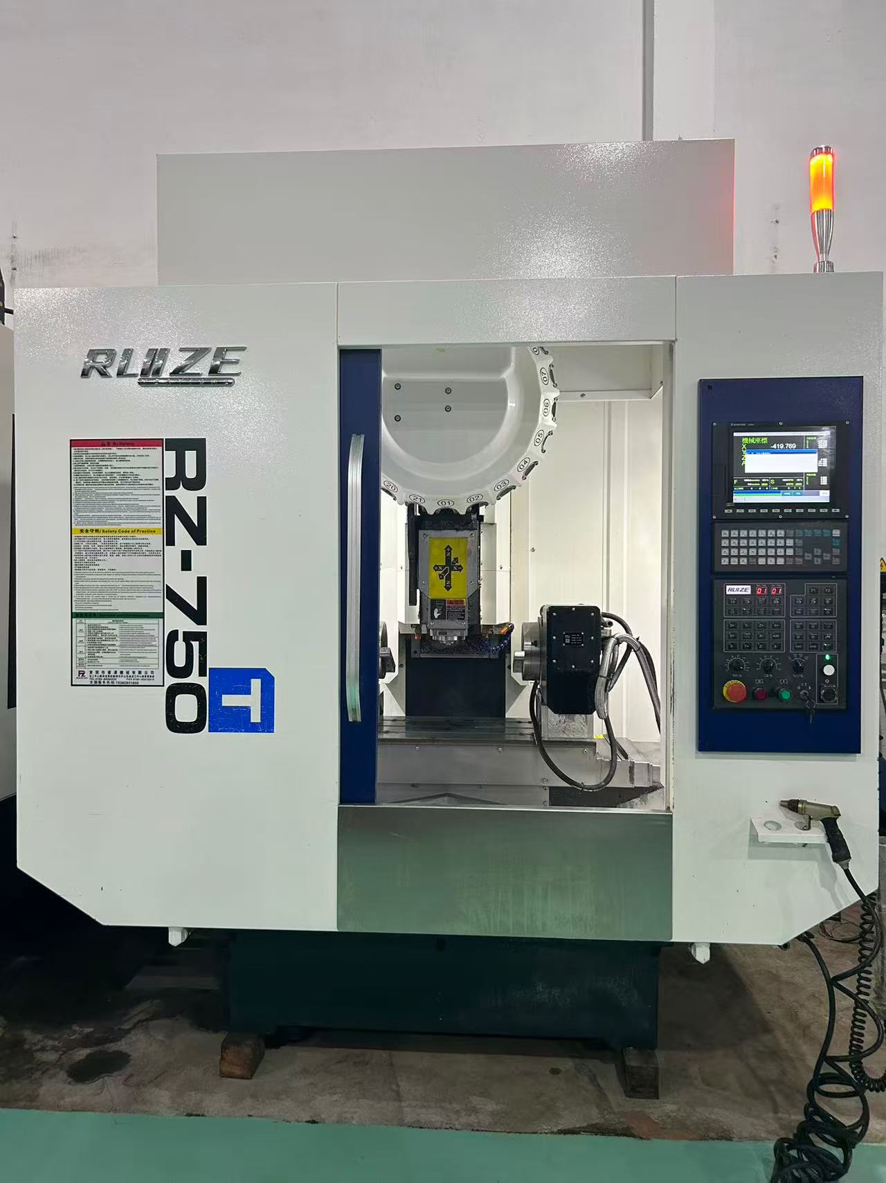 Used RuiZe T 750 Drilling and Tapping Center with SYNTEC 22 MA for Sale photo 2