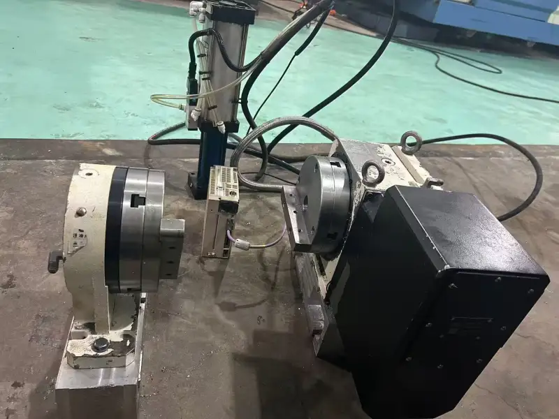 Used SYNTEC 200 4 th Axis Unit with Tailstock photo 1