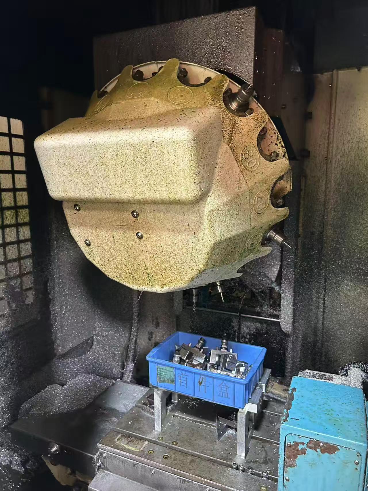 Yixing T 5 Drilling and Tapping Center with Mitsubishi M 70 A photo 3