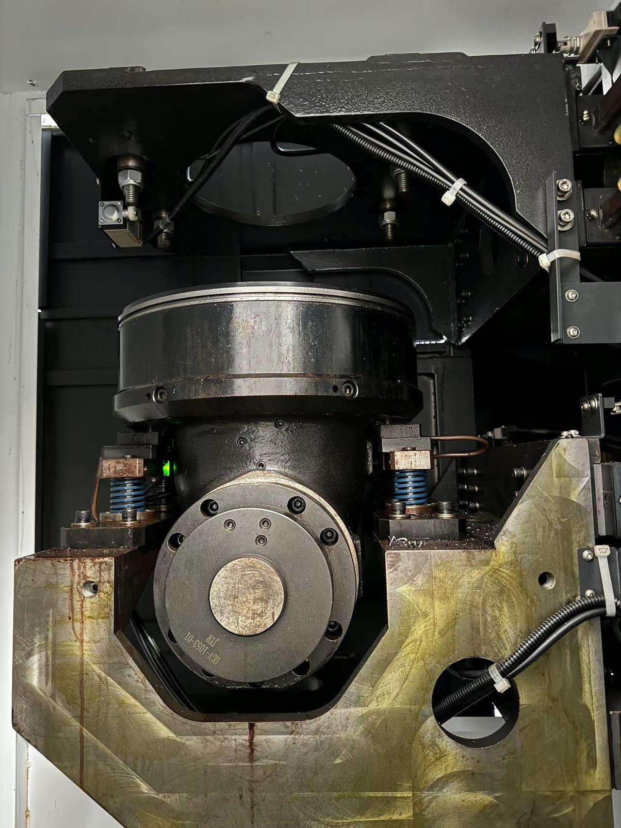 Used Deyang 6547 Gantry Machining Center with FANUC 0i-MF Plus photo 3
