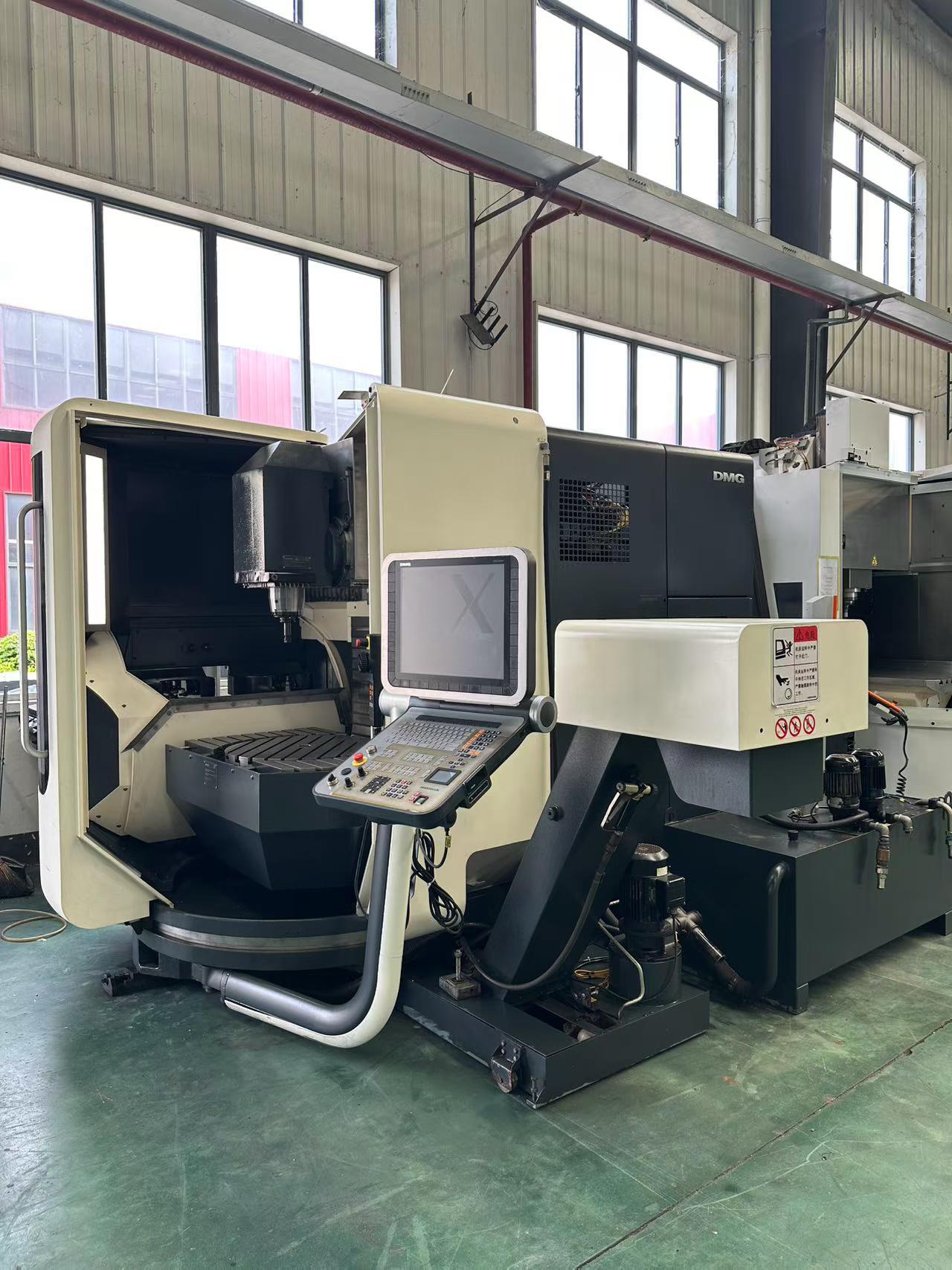 Used DMG MORI 60 monoBLOCK 5-Axis Machining Center with Heidenhain iTNC 530 photo 1