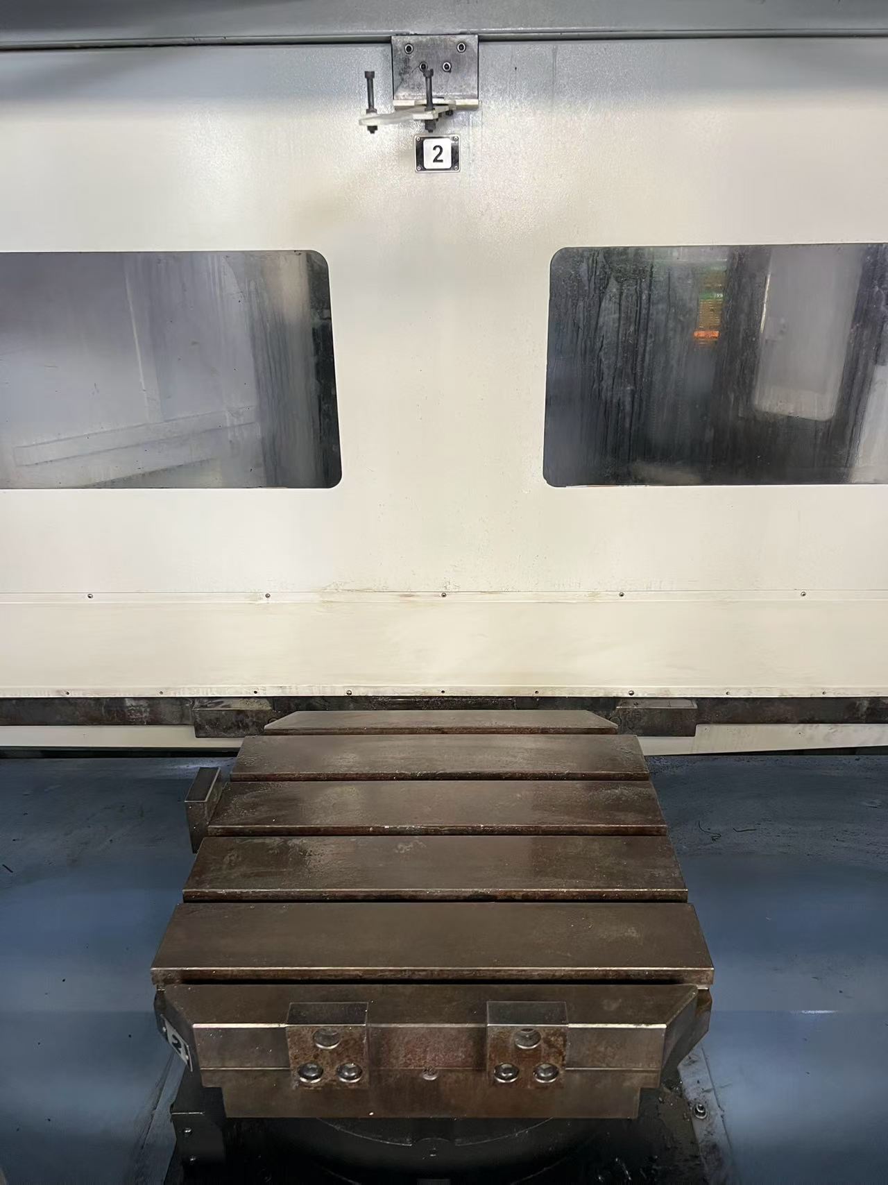 Used Doosan 635 Twin-Pallet Horizontal Machining Center photo 3
