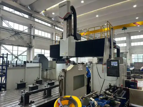 Centro de mecanizado de pórtico Haitian 4033 usado con control FANUC
