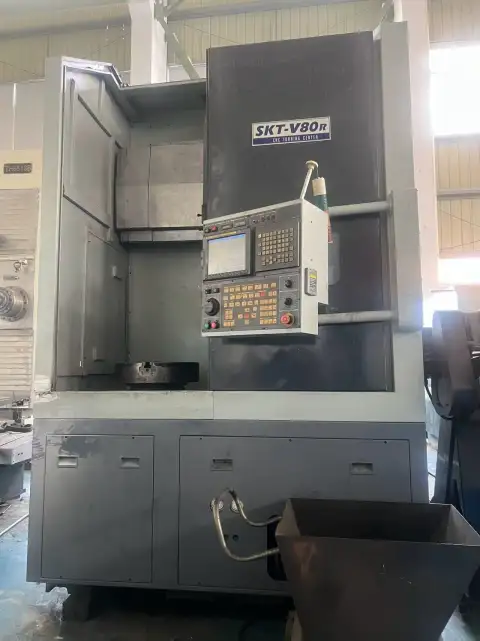 Torno Vertical CNC Hyundai WIA SKT-V 80 R Usado