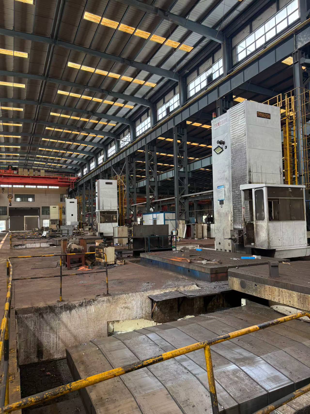Máquina mandrinadora y fresadora CNC de piso Kunming TK 6920 A usada con Siemens