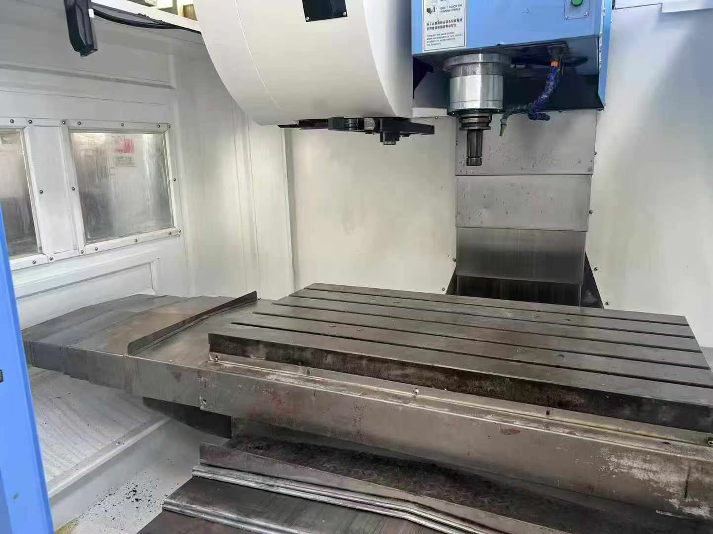 Used Machining Center photo 4
