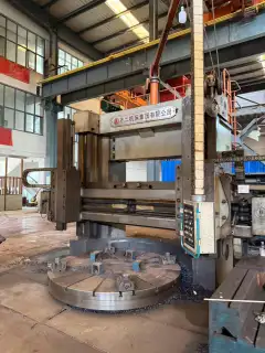 Used Qiqihar No.2 2.5 m Double-Column Heavy-Duty Vertical Lathe photo 1