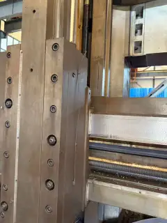 Used Qiqihar No.2 2.5 m Double-Column Heavy-Duty Vertical Lathe photo 3