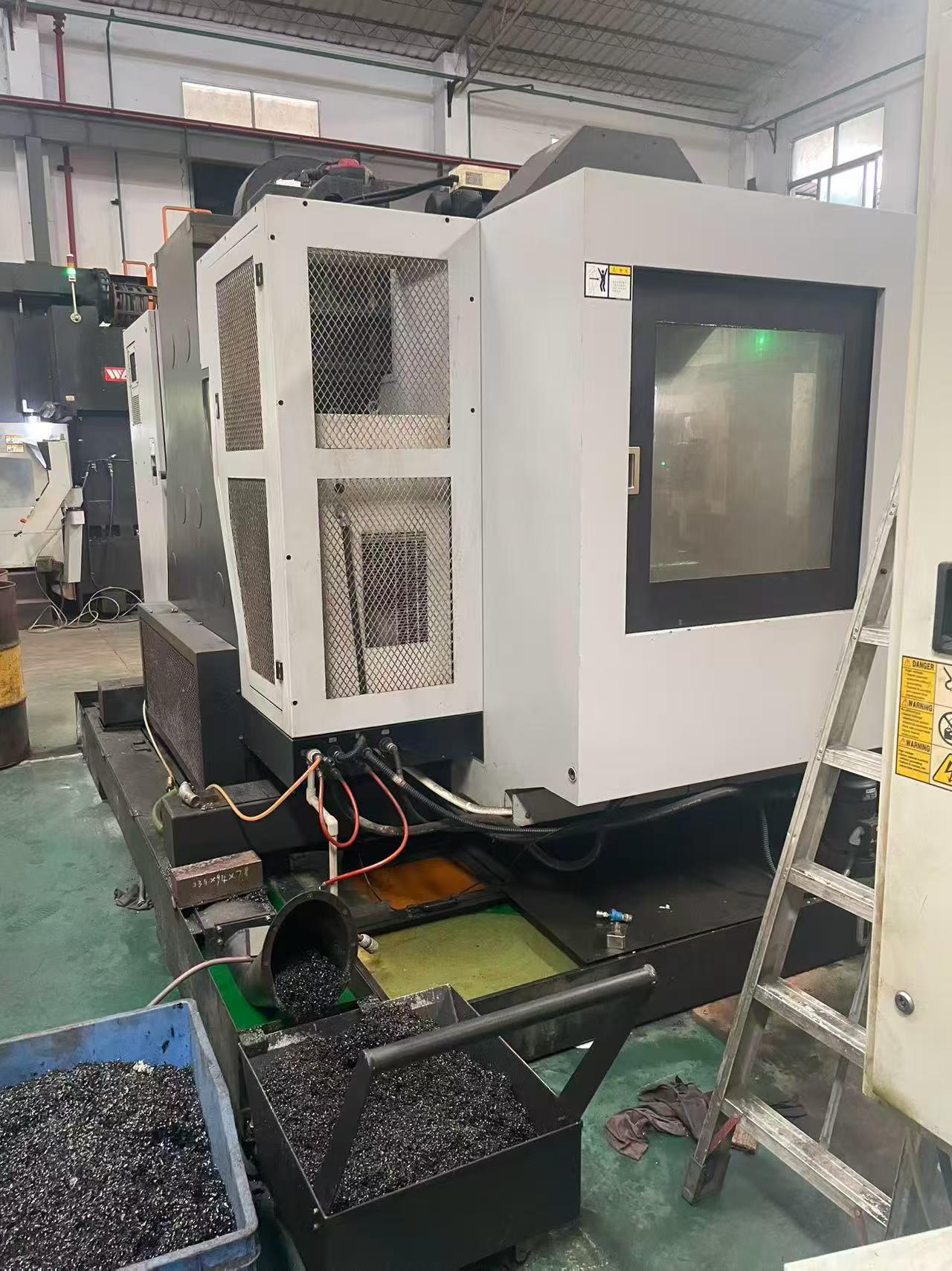 Used Taiwan Weili 1475 Vertical Machining Center with BT40 Spindle photo 2