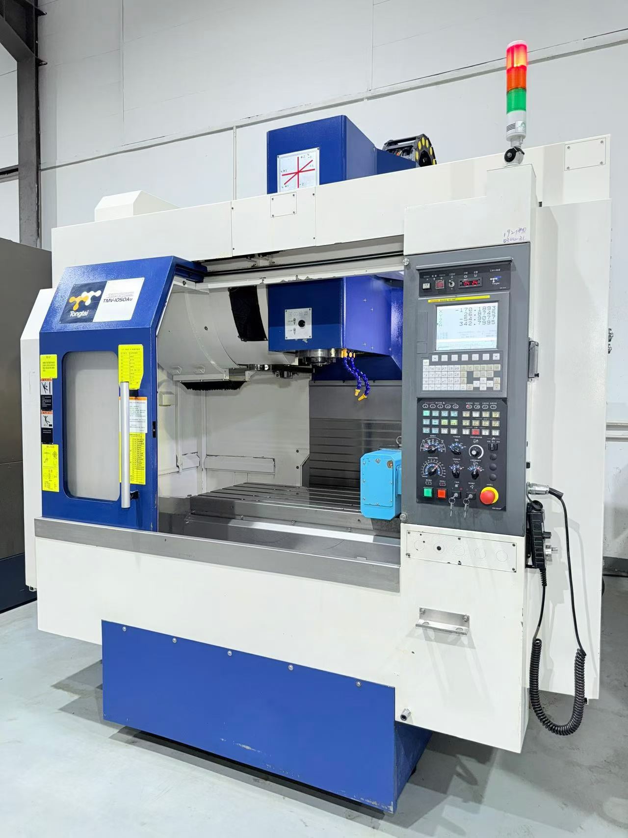 Used Tongtai TMV-1050 Au Vertical Machining Center with Fanuc 0iMF photo 2