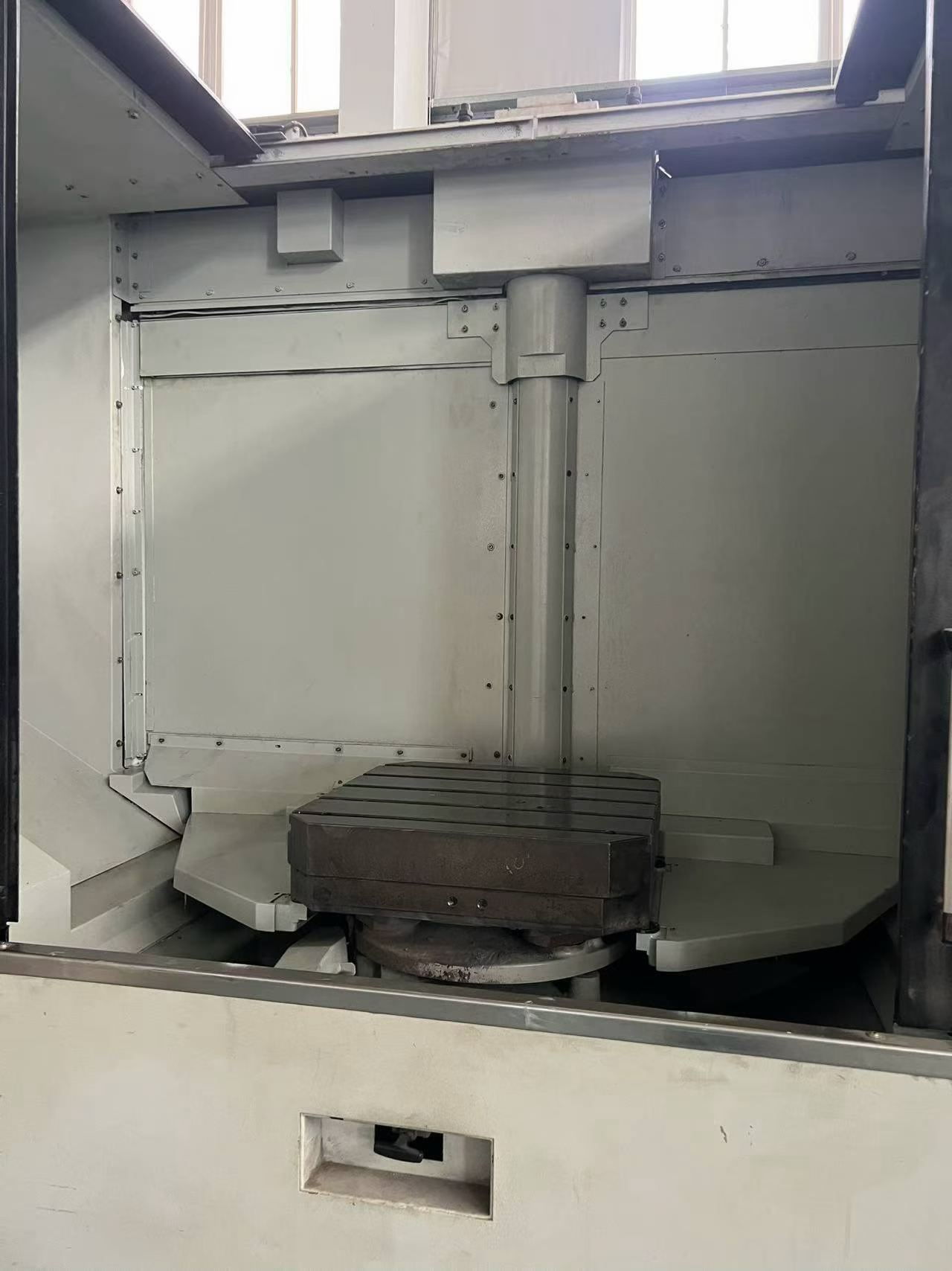 Used Twin-Pallet Horizontal Machining Center photo 4