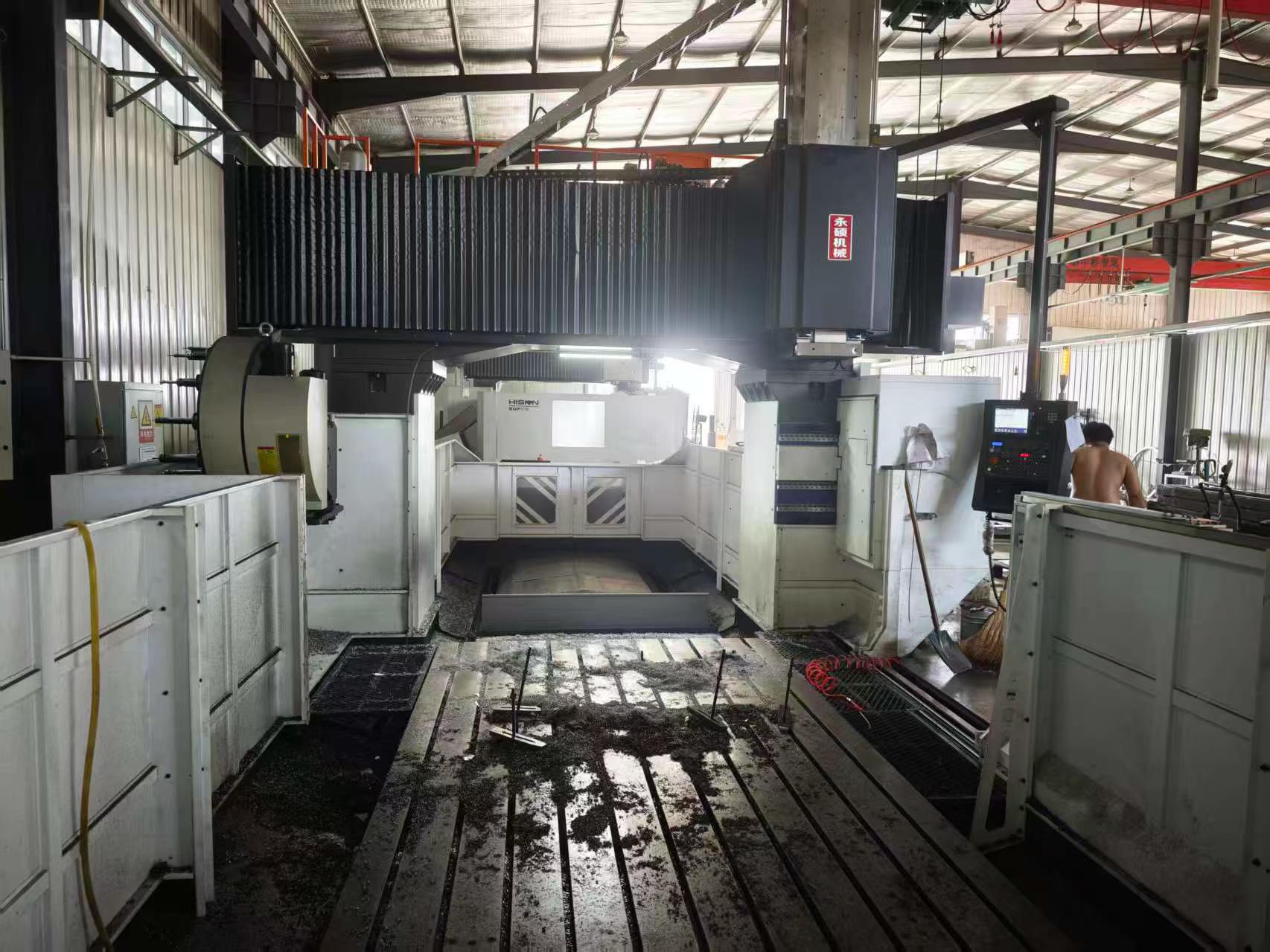 Used Shanghai Yongshuo 4027 Gantry Machining Center with Mitsubishi M 80 photo 2