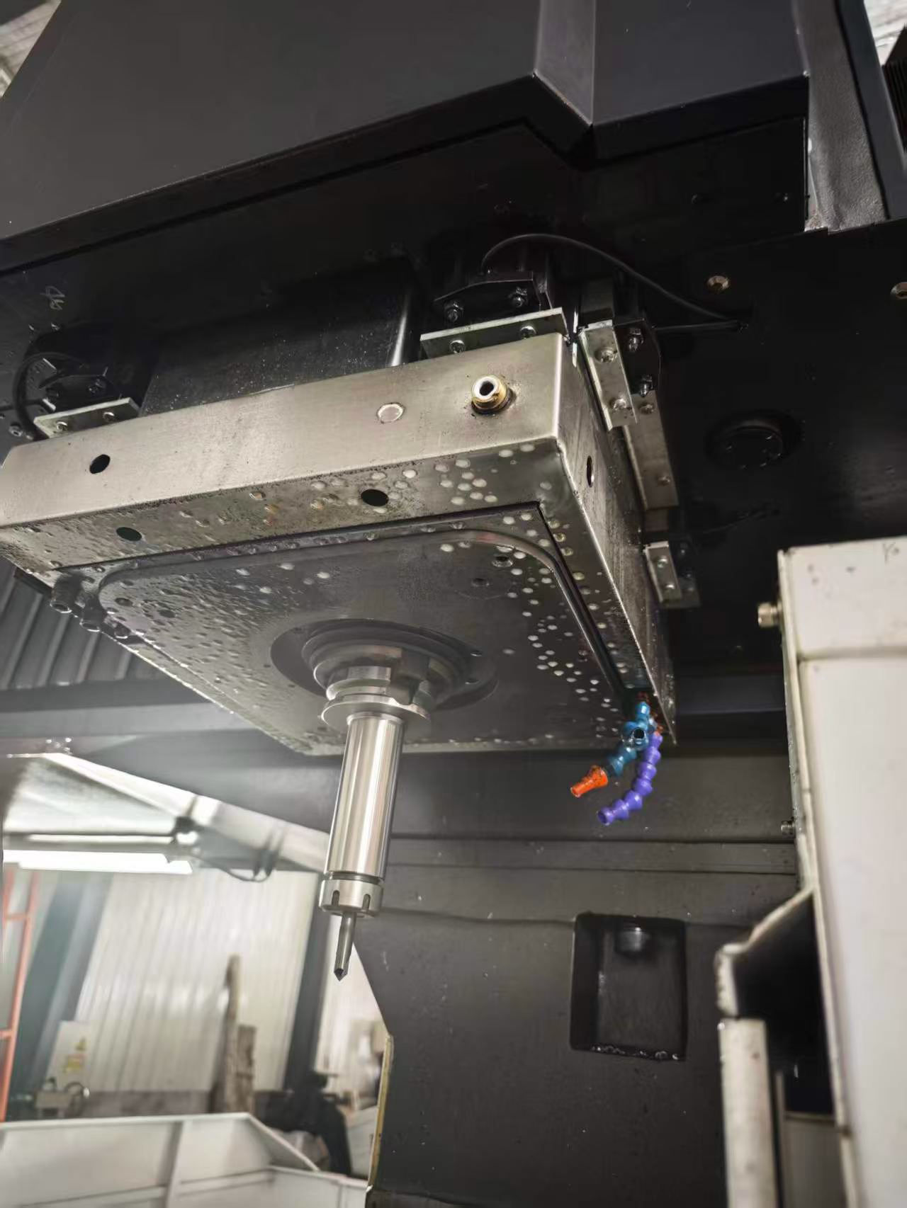 Used Shanghai Yongshuo 4027 Gantry Machining Center with Mitsubishi M 80 photo 5