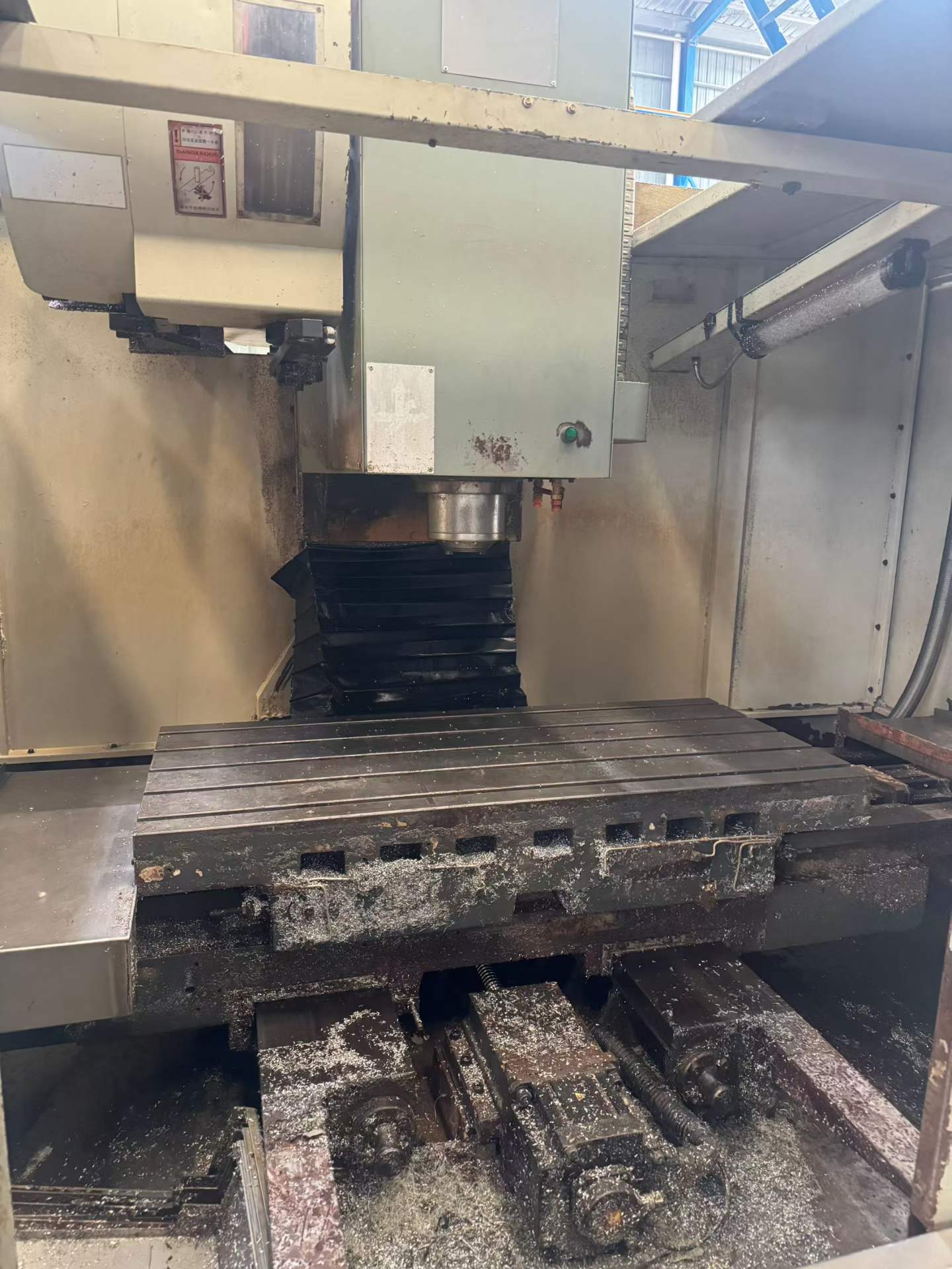 鼎泰 1060 Machining Center with Mitsubishi M 70 photo 3