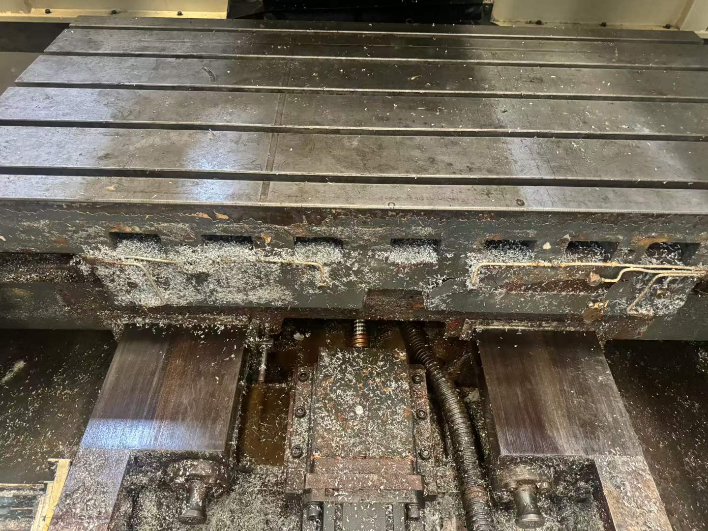 鼎泰 1060 Machining Center with Mitsubishi M 70 photo 4
