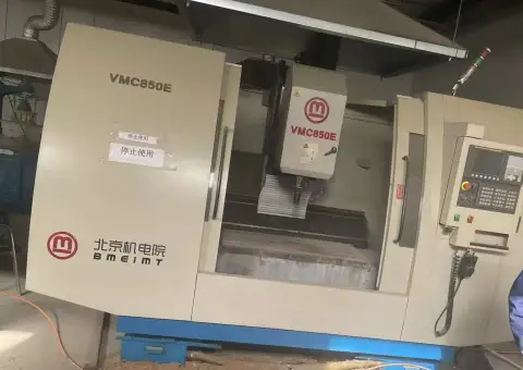 Máquina fresadora CNC Beijing Jidian 850 usada con control FANUC MD