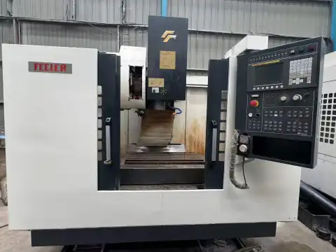 Centro de mecanizado Fair Friend 850 usado con control FANUC