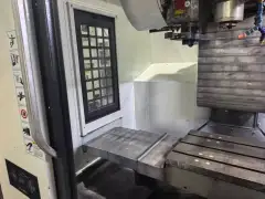 High-Quality Used 650 Machining Center with Three Linear Guideways and Mitsubishi Control photo 3