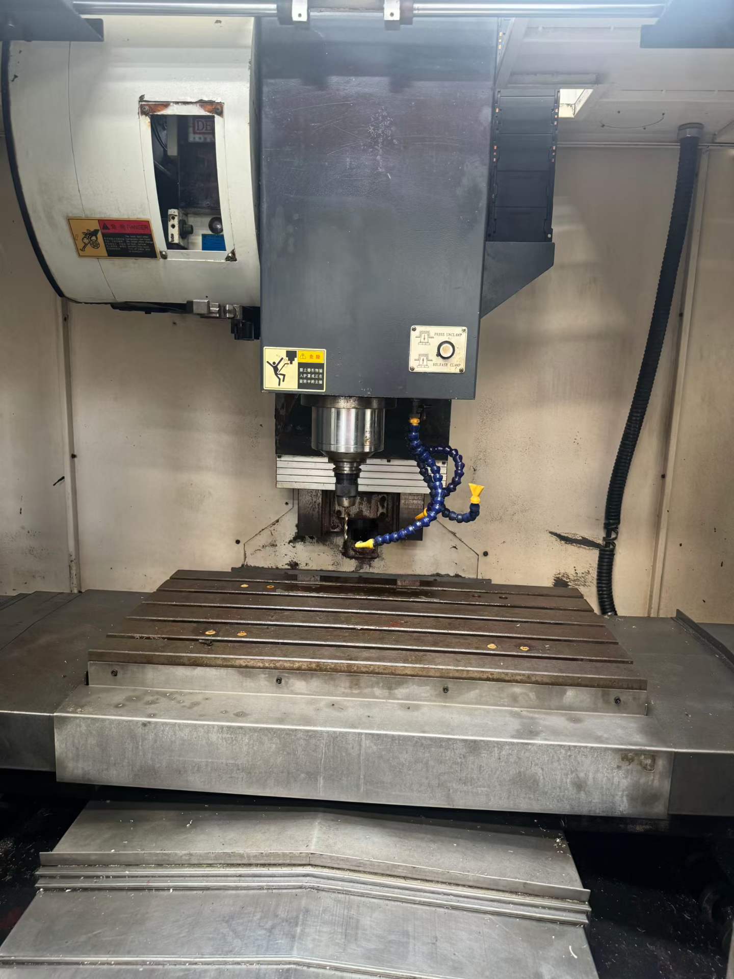 Jingqiao 850 Machining Center with Fanuc Control System photo 3