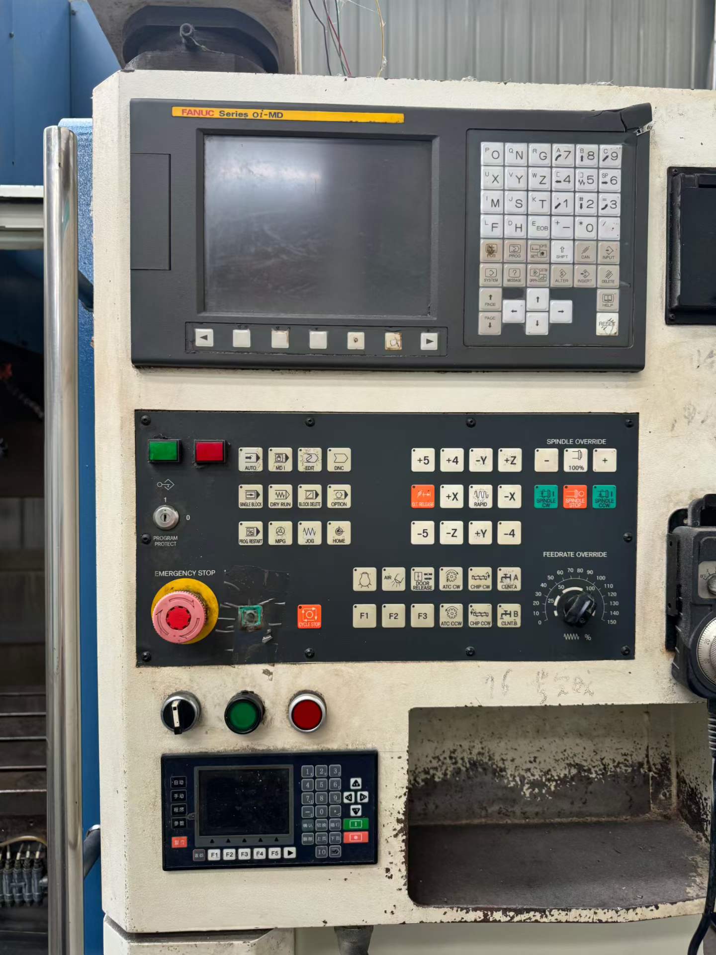 Taiwan Leadwell 850 Machining Center with 4 th Axis and FANUC Control photo 3