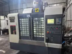 Premium 650 Machining Center with Linear Guideways and Mitsubishi M 70 Control photo 2