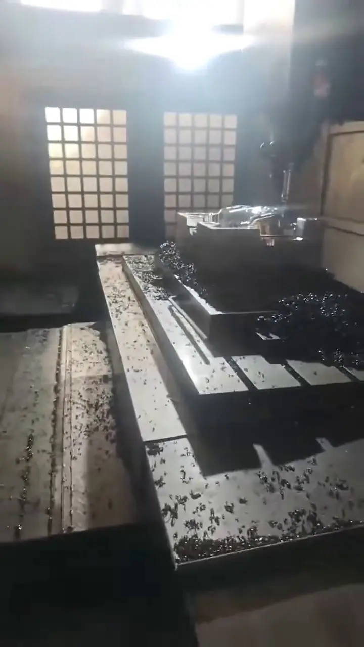 Used 1580 CNC Milling Machine for Mold with Mitsubishi M 70 / BT50 Spindle video thumbnail