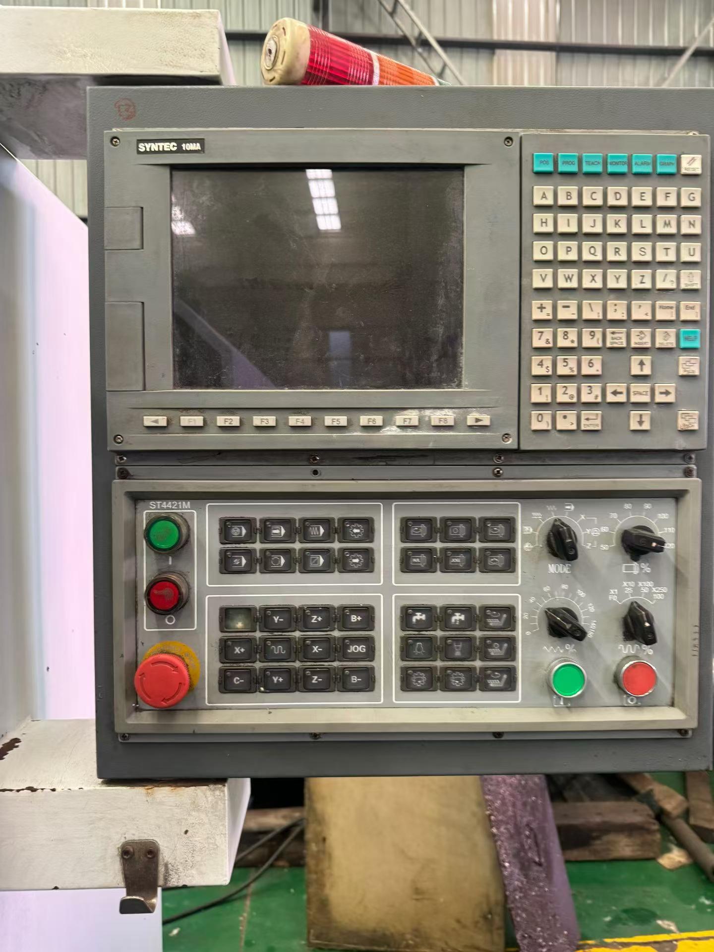 Used 750 Machining Center with 900 x 500 Worktable photo 2