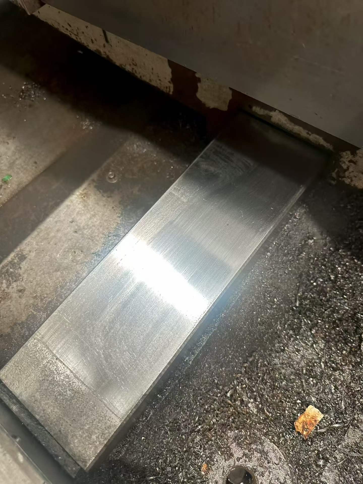 Used 850 Machining Center, Box Guideway, Fanuc Control photo 4