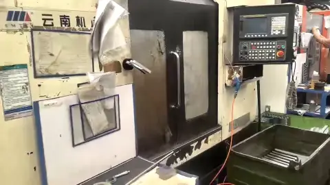 Trung tâm gia công 850 đã qua sử dụng với điều khiển FANUC MD